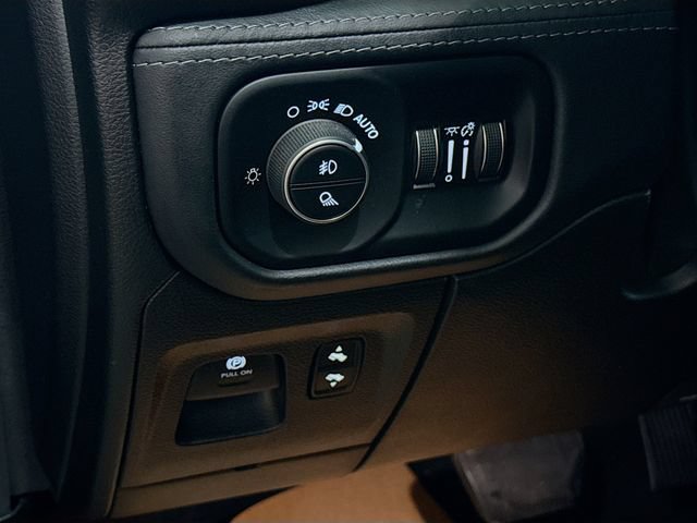 Used 2021 RAM 1500 Limited AWD/4WD image 11