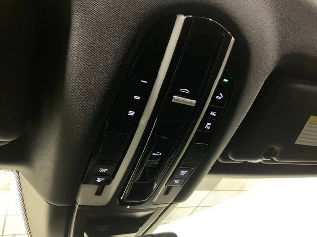 Used 2023 Porsche Cayenne S Platinum AWD/4WD image 15