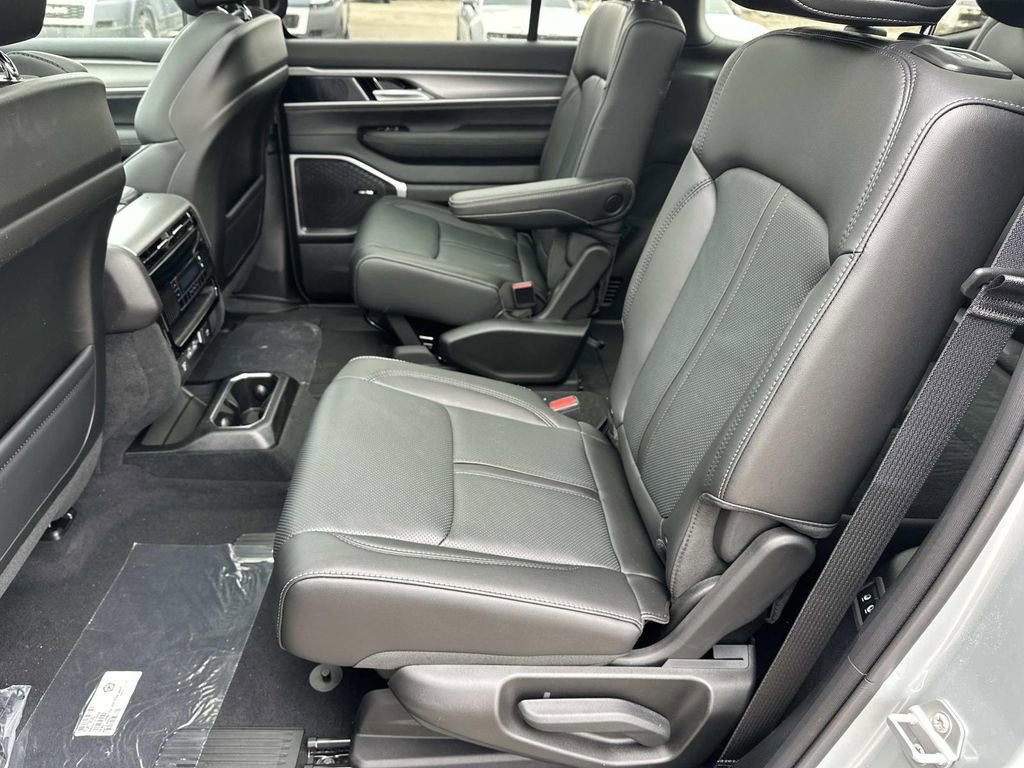 New 2026 Jeep Grand Wagoneer 4WD image 9