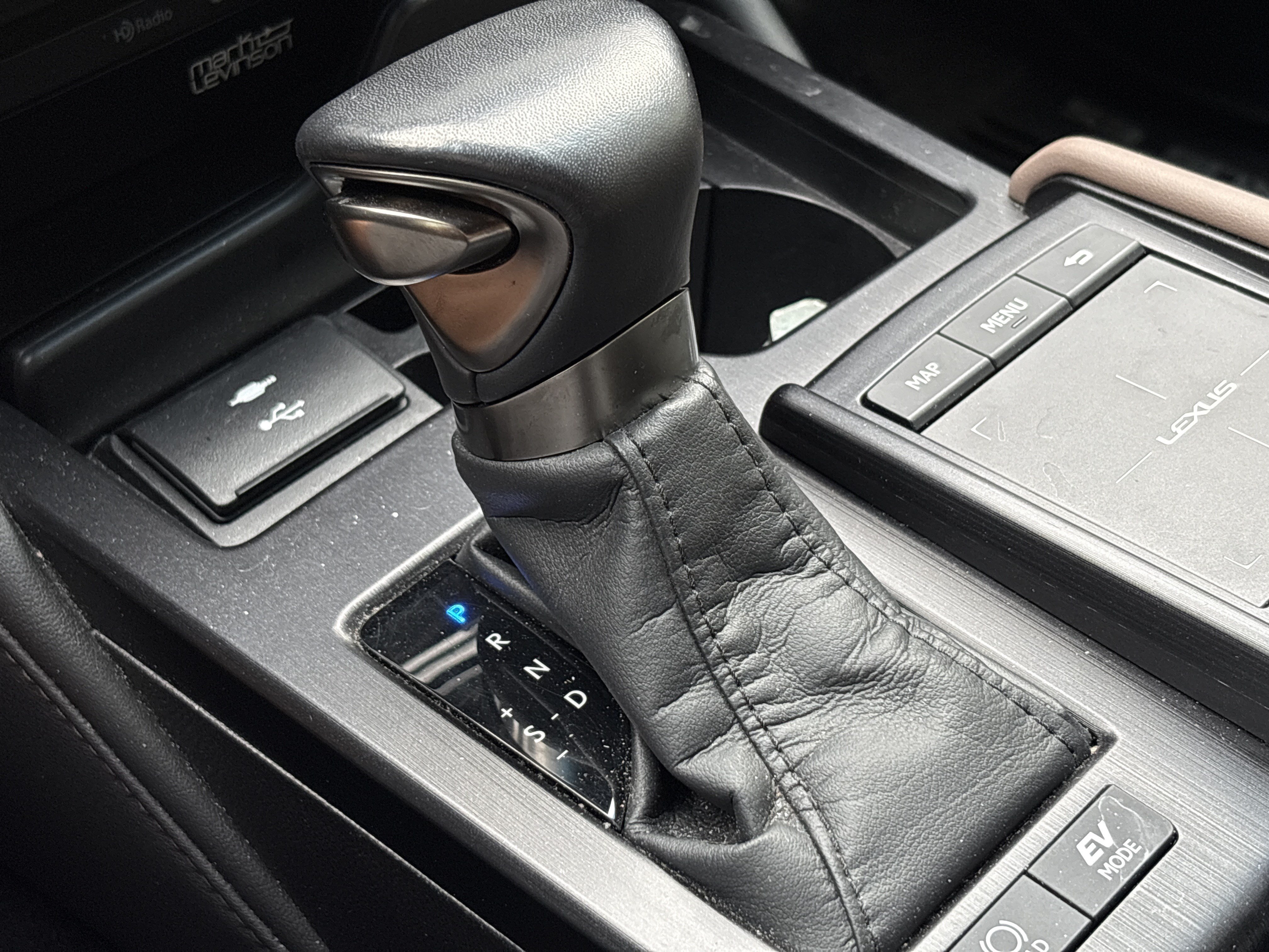 Certified 2022 Lexus ES 300h w/ Accessory Package FWD image 26
