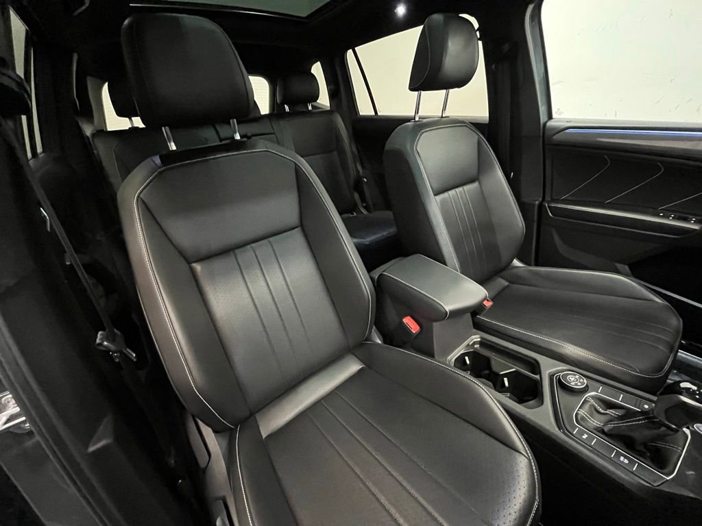 Used 2022 Volkswagen Tiguan SE R-Line AWD/4WD image 13
