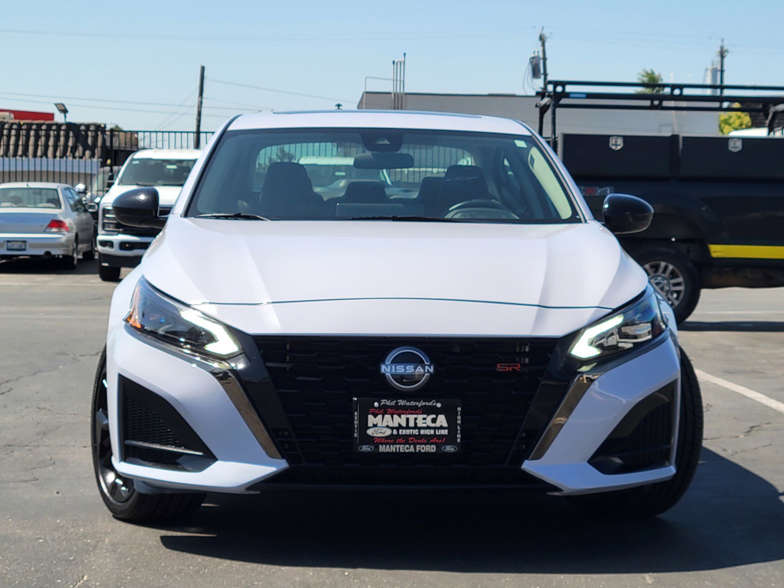 Used 2024 Nissan Altima 2.5 SR w/ SR Premium Package image 2