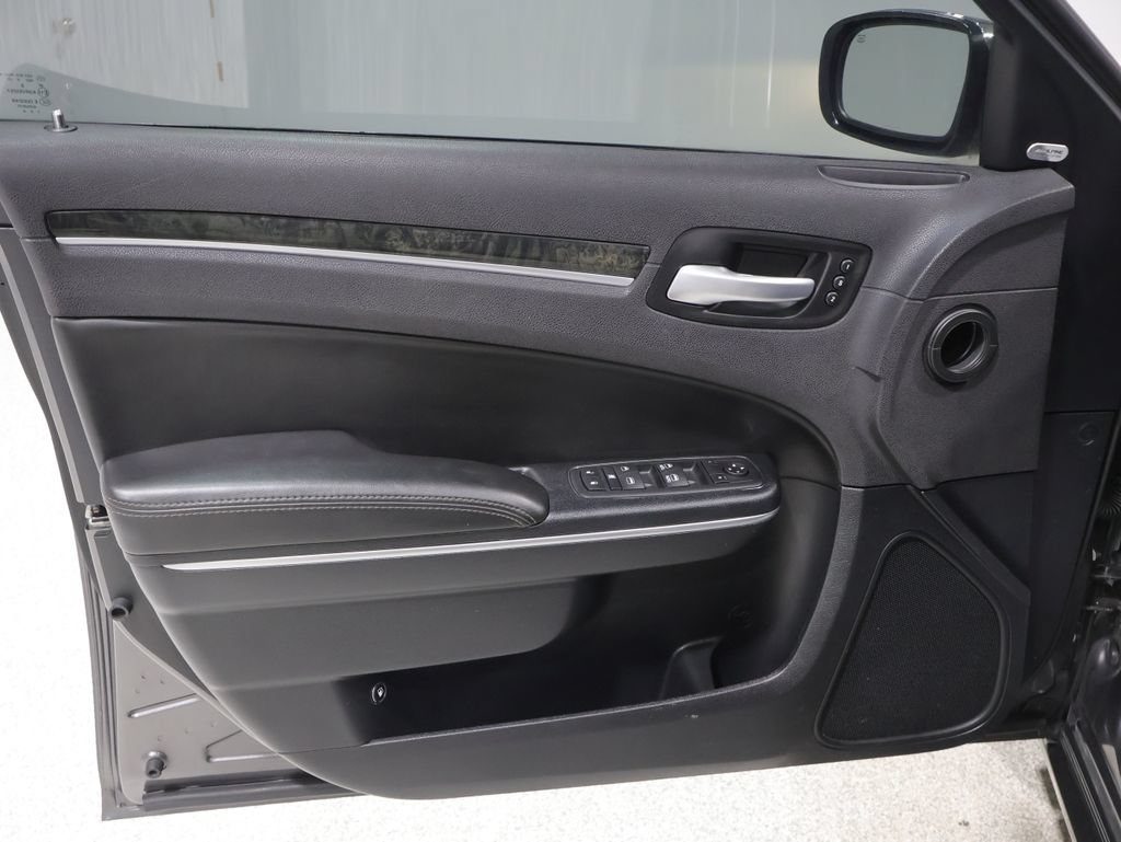 Used 2016 Chrysler 300 C AWD/4WD image 12