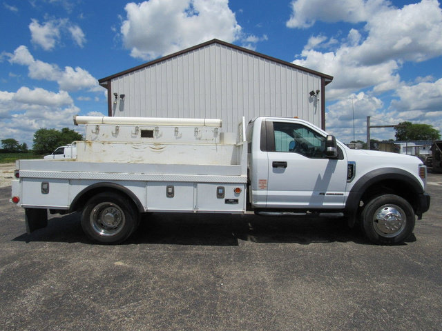 Used 2019 Ford F550 2WD Regular Cab Super Duty image 2