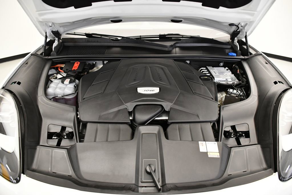 Used 2023 Porsche Cayenne image 12