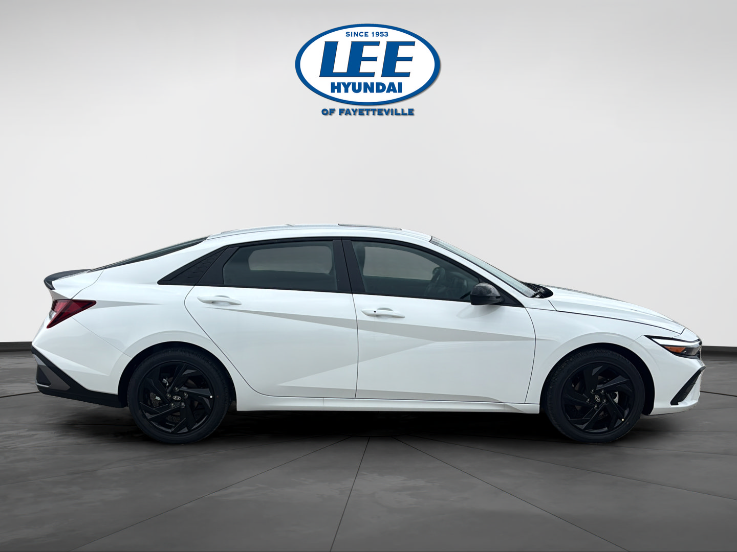 New 2026 Hyundai Elantra SEL Sport FWD image 2