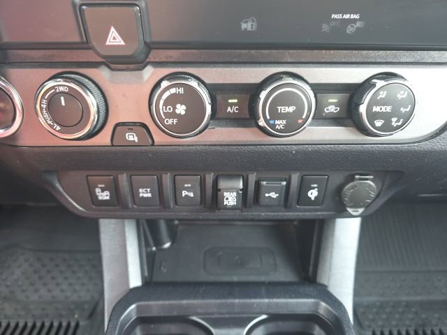 Used 2020 Toyota Tacoma TRD Sport w/ Technology Package AWD/4WD image 21