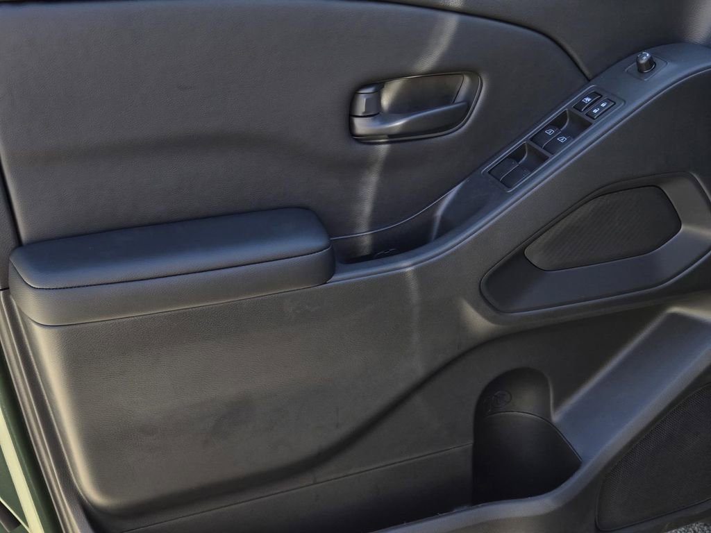 New 2026 Nissan Frontier SV w/ Tow Package image 14
