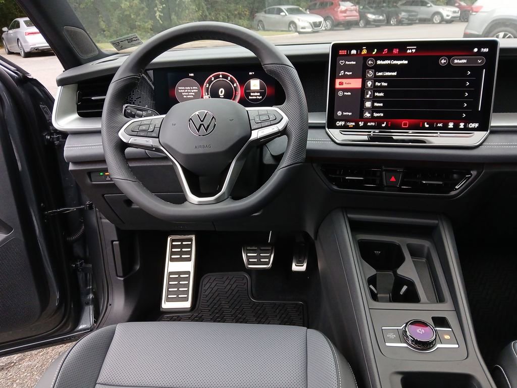 New 2026 Volkswagen Tiguan SE R-Line image 13