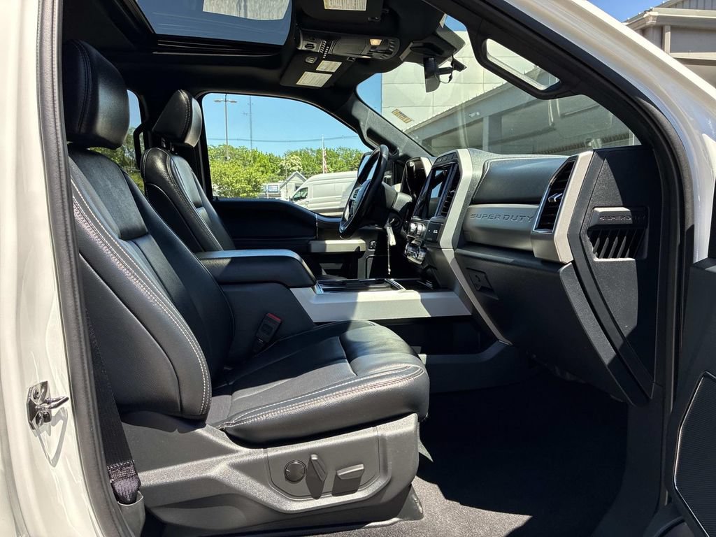 Used 2022 Ford F250 Lariat w/ Black Appearance Package AWD/4WD image 9