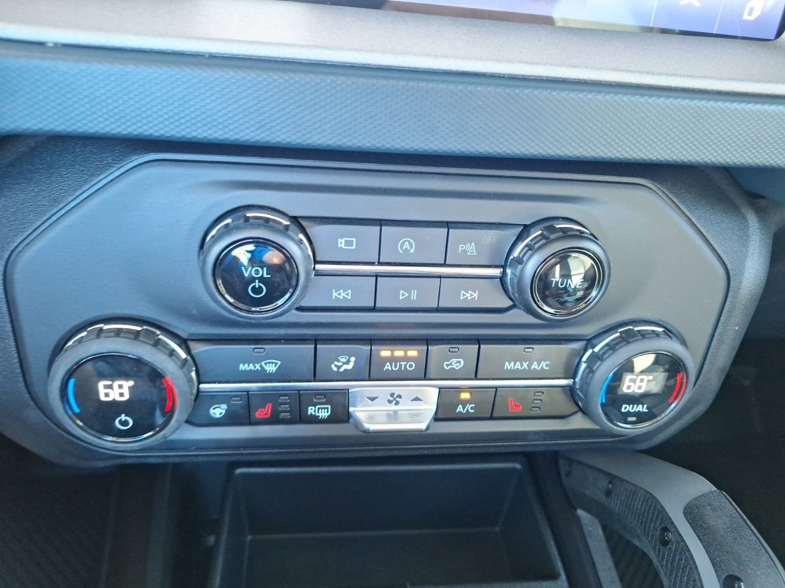 Used 2024 Ford Bronco Outer Banks image 28