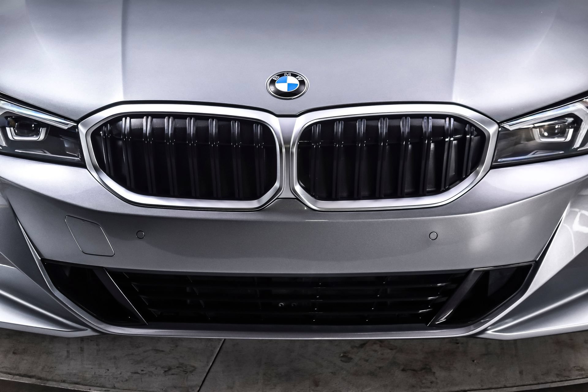 Used 2023 BMW 330i Sedan w/ Driving Assistance Package RWD image 9