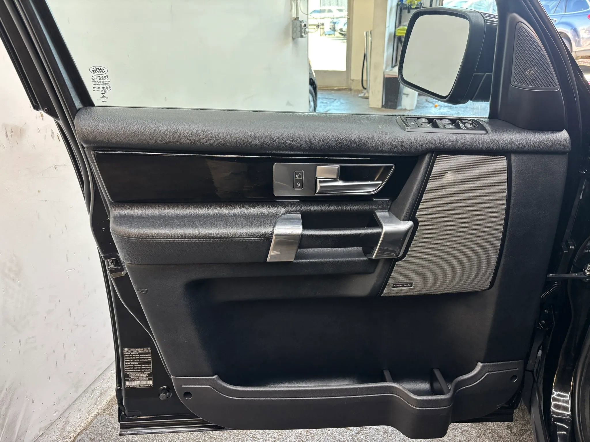 Used 2013 Land Rover LR4 HSE AWD/4WD image 22