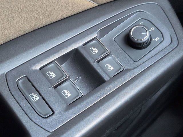 Used 2022 Volkswagen Atlas Cross Sport SE w/ Black Wheel Package FWD image 23