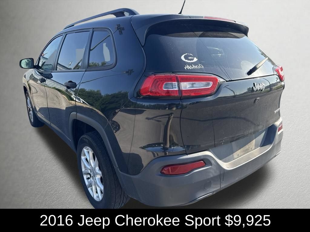 Used 2016 Jeep Cherokee Sport FWD image 5