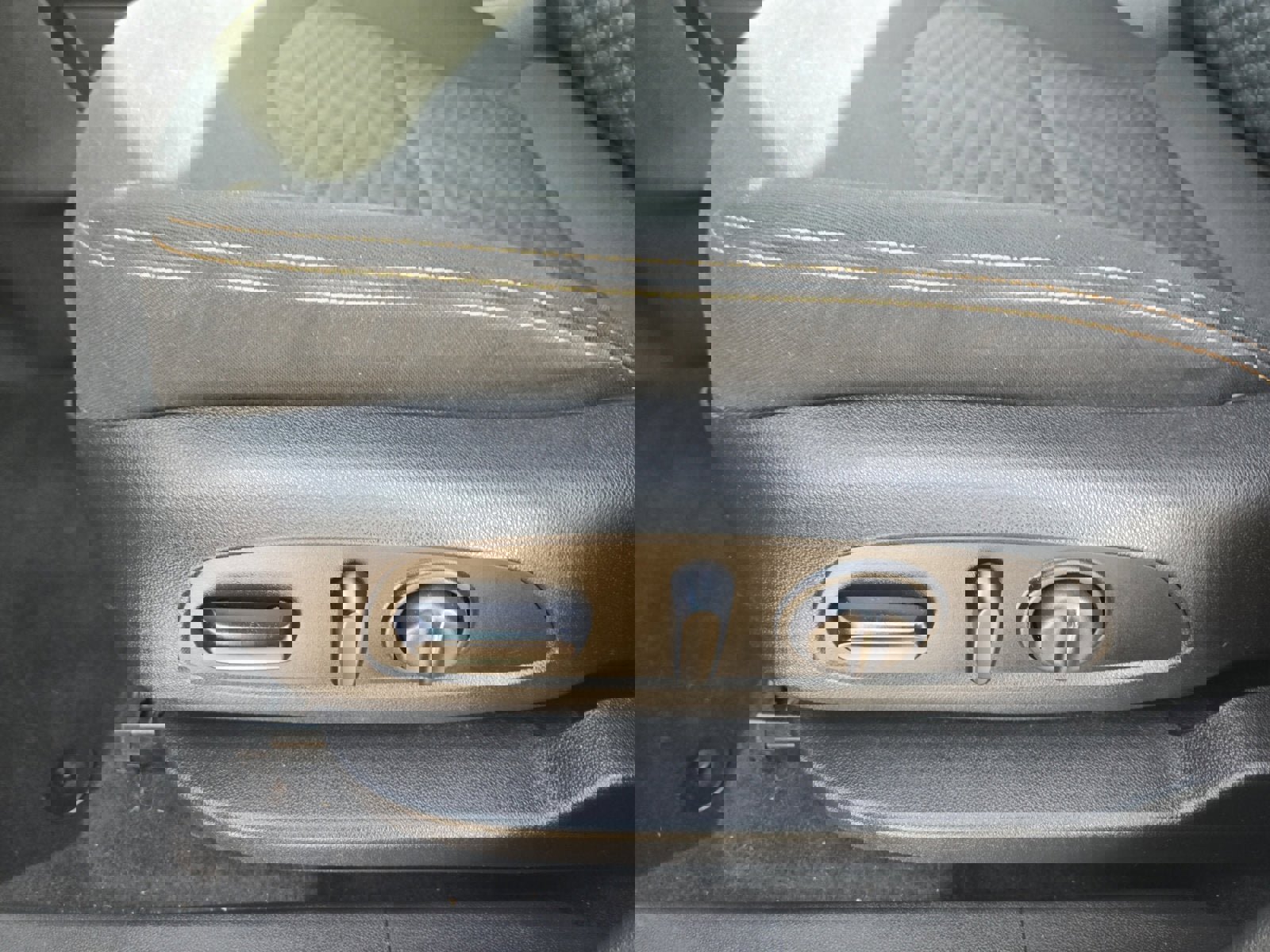 Used 2018 GMC Terrain SLE w/ Driver Convenience Package image 12