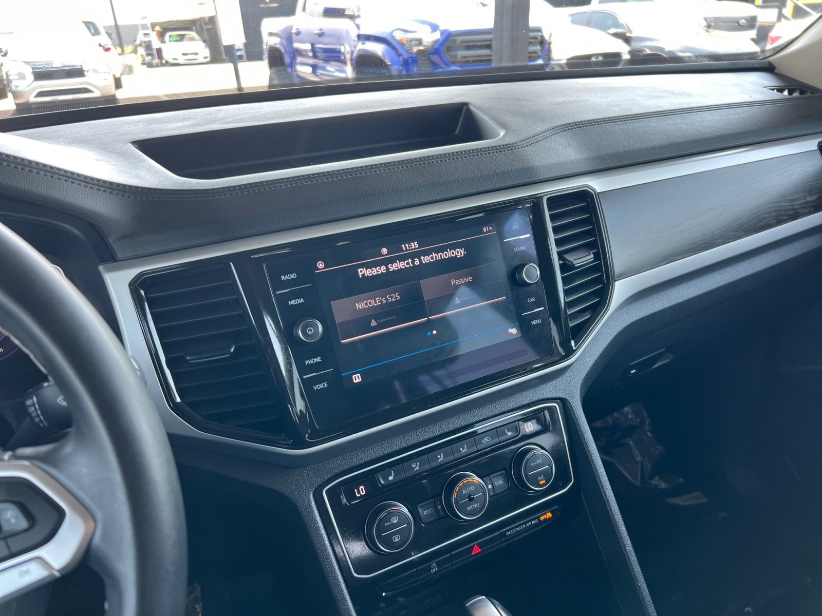 Used 2023 Volkswagen Atlas SE image 19