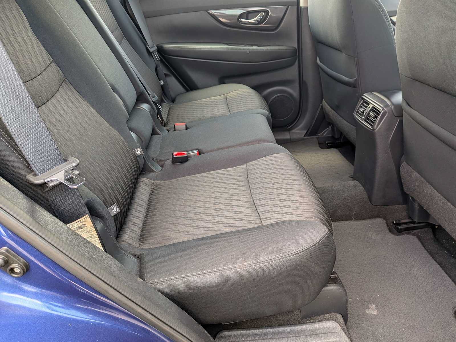 Used 2018 Nissan Rogue S AWD/4WD image 19