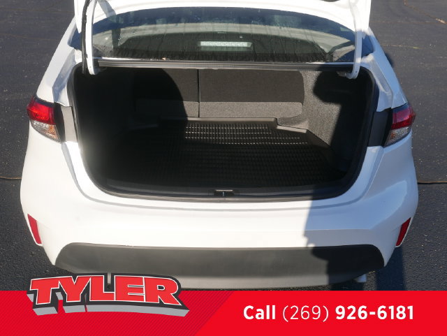 Used 2025 Toyota Corolla LE w/ LE Premium Package FWD image 17
