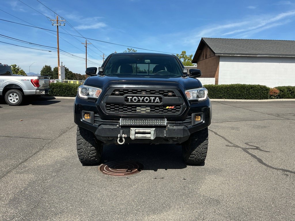 Used 2019 Toyota Tacoma TRD Off-Road AWD/4WD image 2