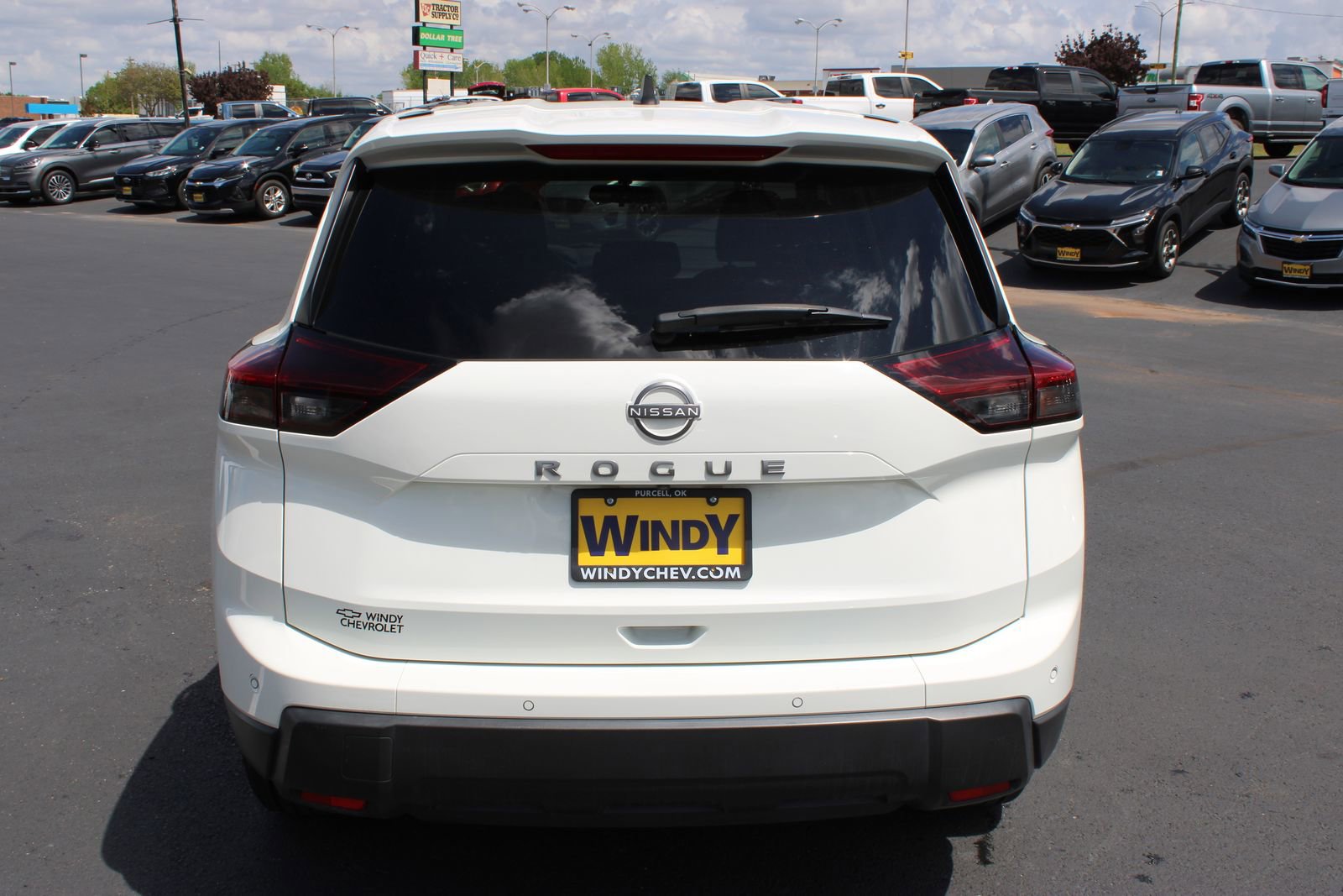 Used 2024 Nissan Rogue S FWD image 7
