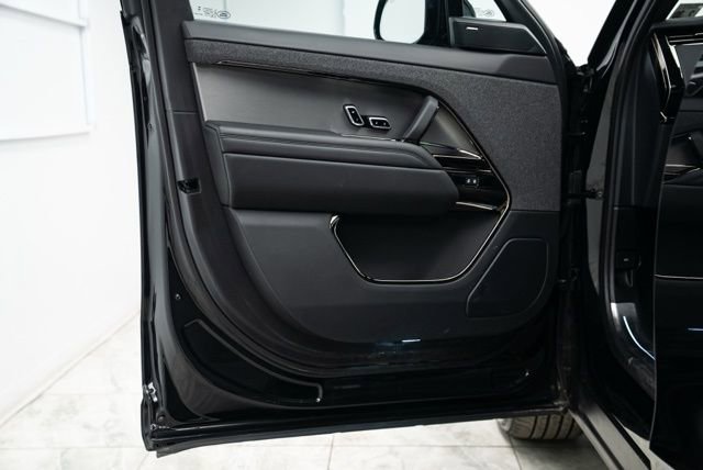 Used 2025 Land Rover Range Rover Sport AWD/4WD image 21