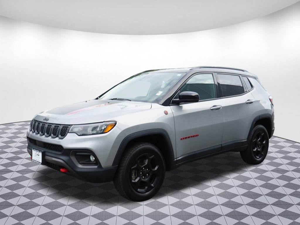 Used 2023 Jeep Compass Trailhawk AWD/4WD image 3