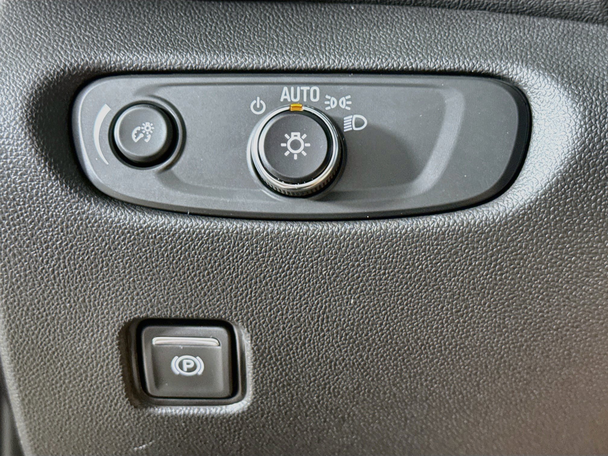 Used 2025 Chevrolet Blazer RS FWD image 9