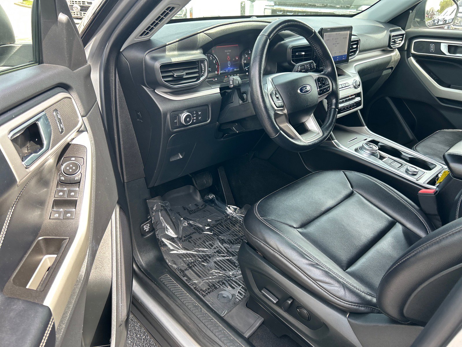 Certified 2020 Ford Explorer XLT w/ Equipment Group 202A AWD/4WD image 7