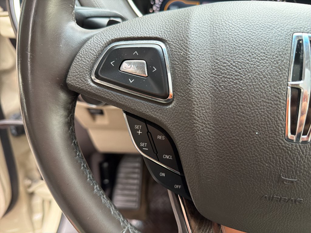 Used 2016 Lincoln MKX Select w/ Select Plus Package AWD/4WD image 24