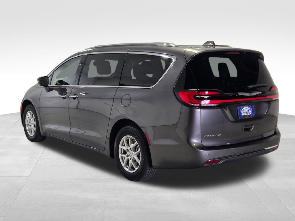 Used 2021 Chrysler Pacifica Touring-L FWD image 21