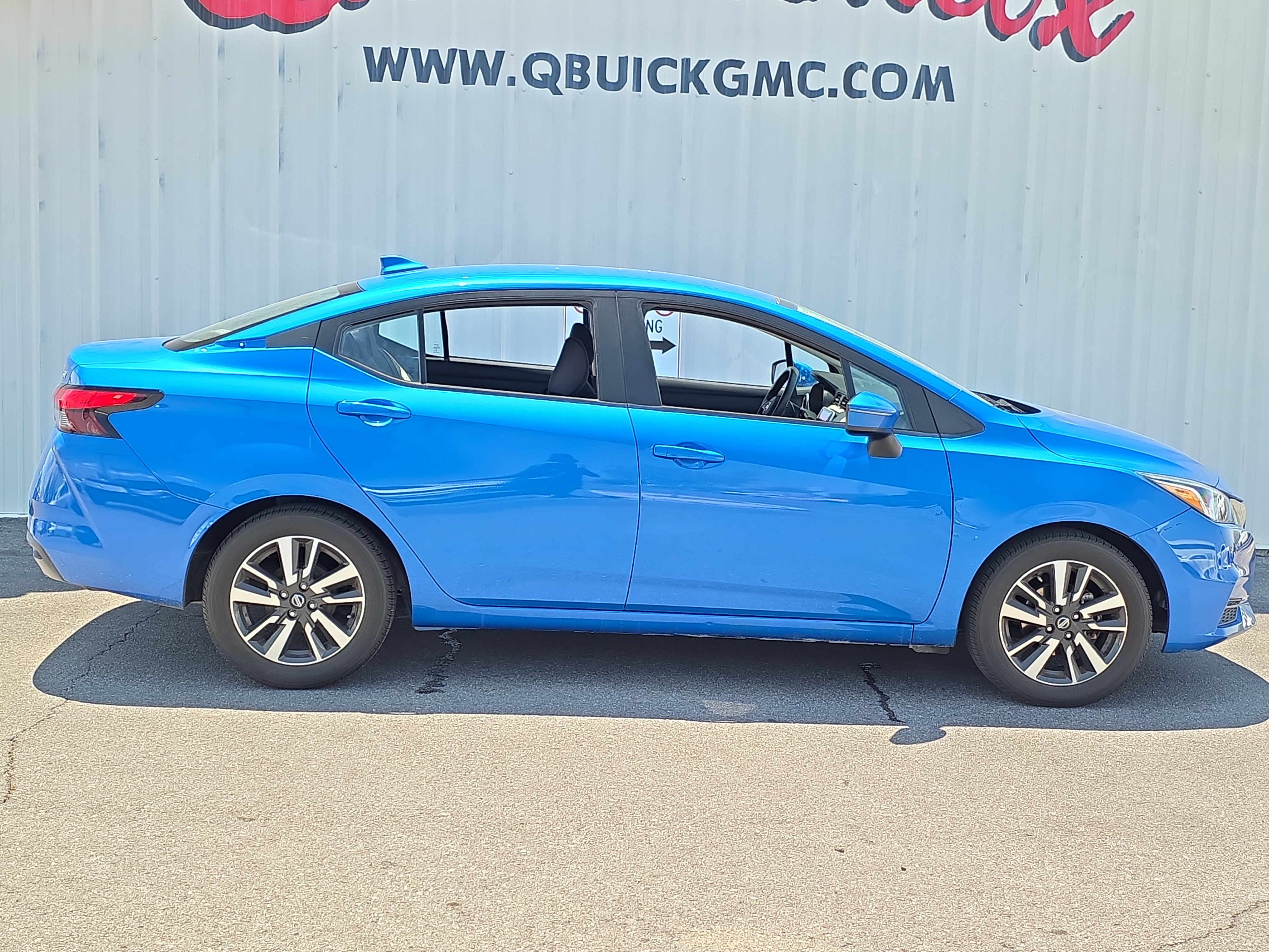 Used 2021 Nissan Versa SV FWD image 8