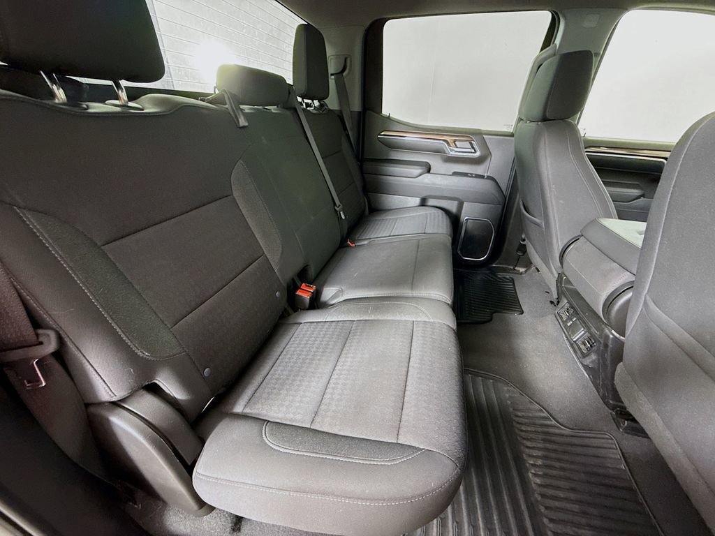 Used 2023 Chevrolet Silverado 1500 LT AWD/4WD image 27