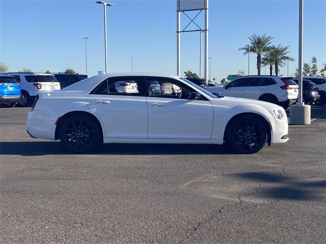 Used 2022 Chrysler 300 Touring w/ Sport Appearance Package image 25