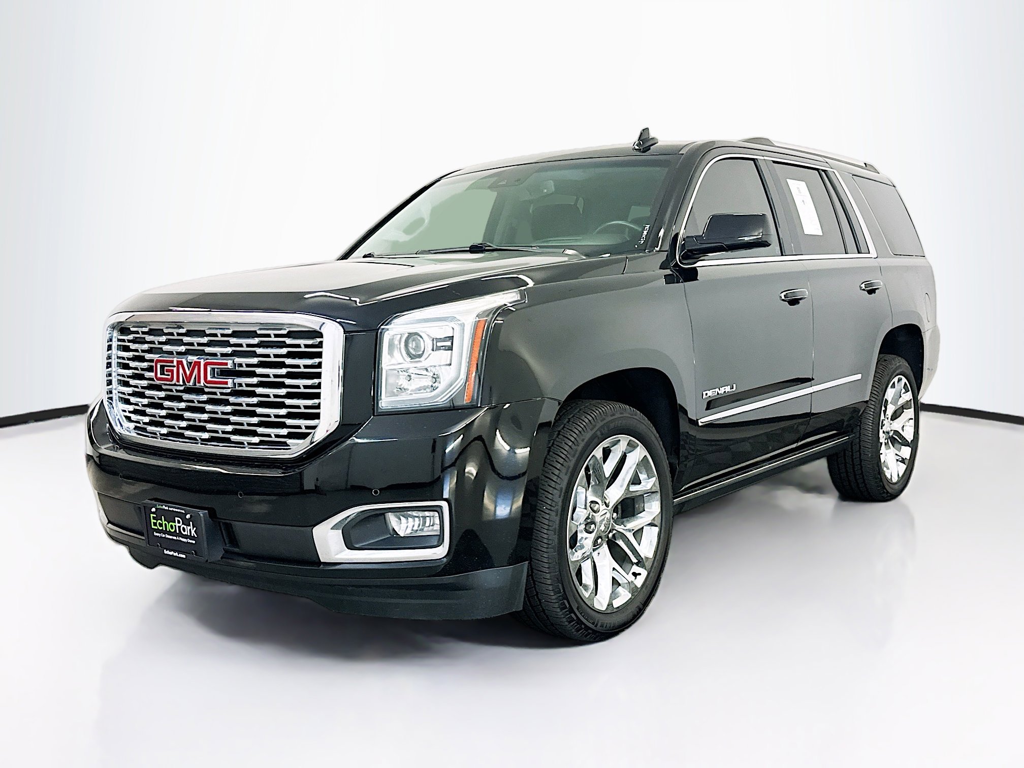 Used 2020 GMC Yukon Denali w/ Denali Premium Package image 3