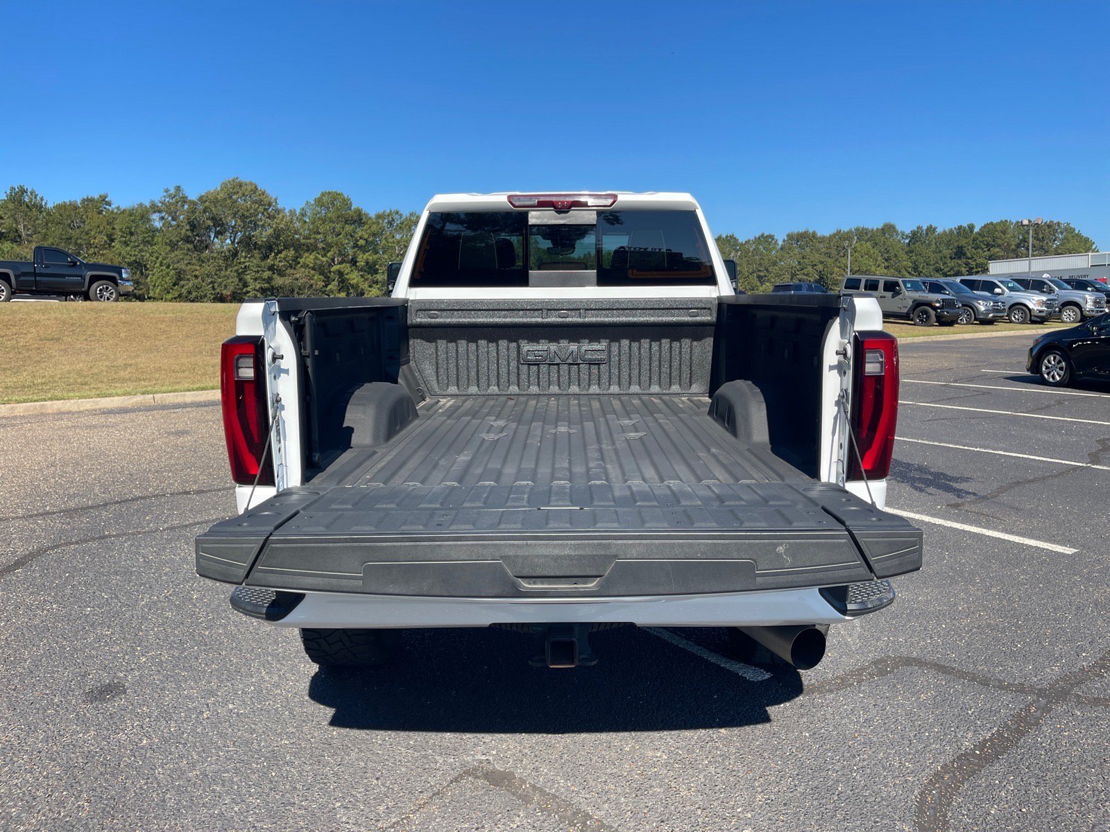 Used 2025 GMC Sierra 2500 Denali Ultimate w/ Max Trailering Package AWD/4WD image 16