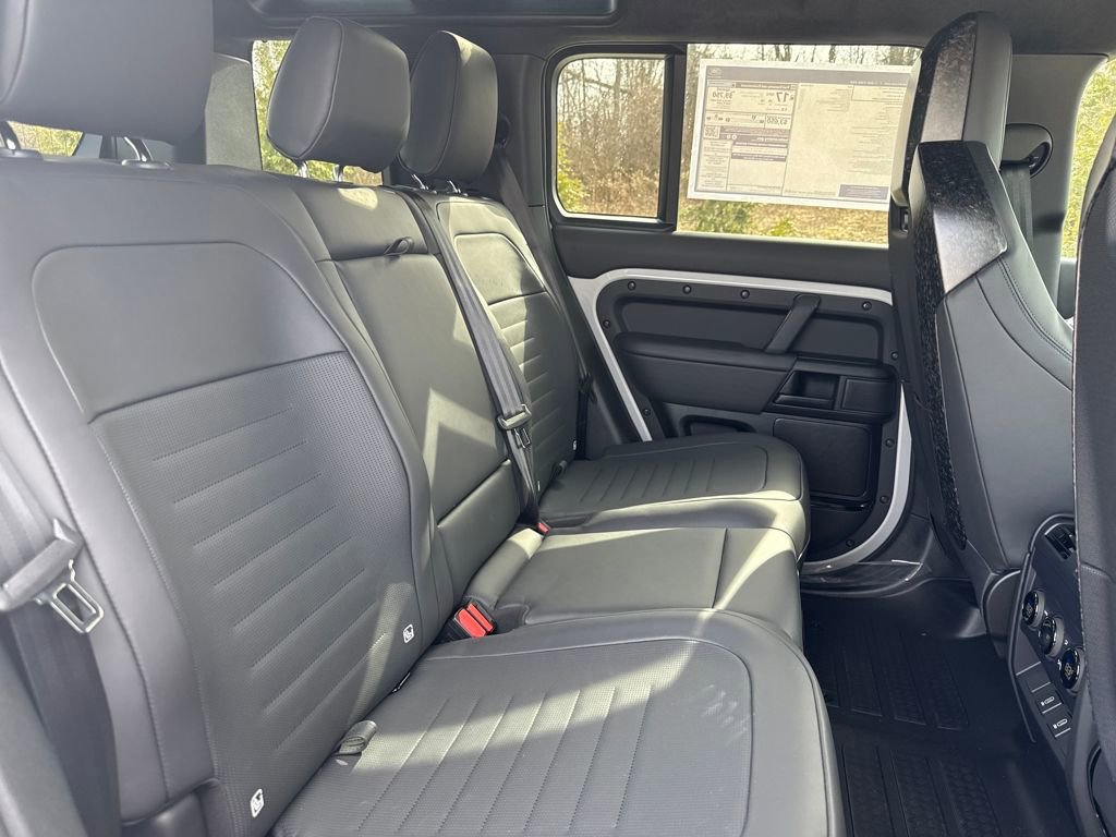New 2026 Land Rover Defender 110 OCTA image 18