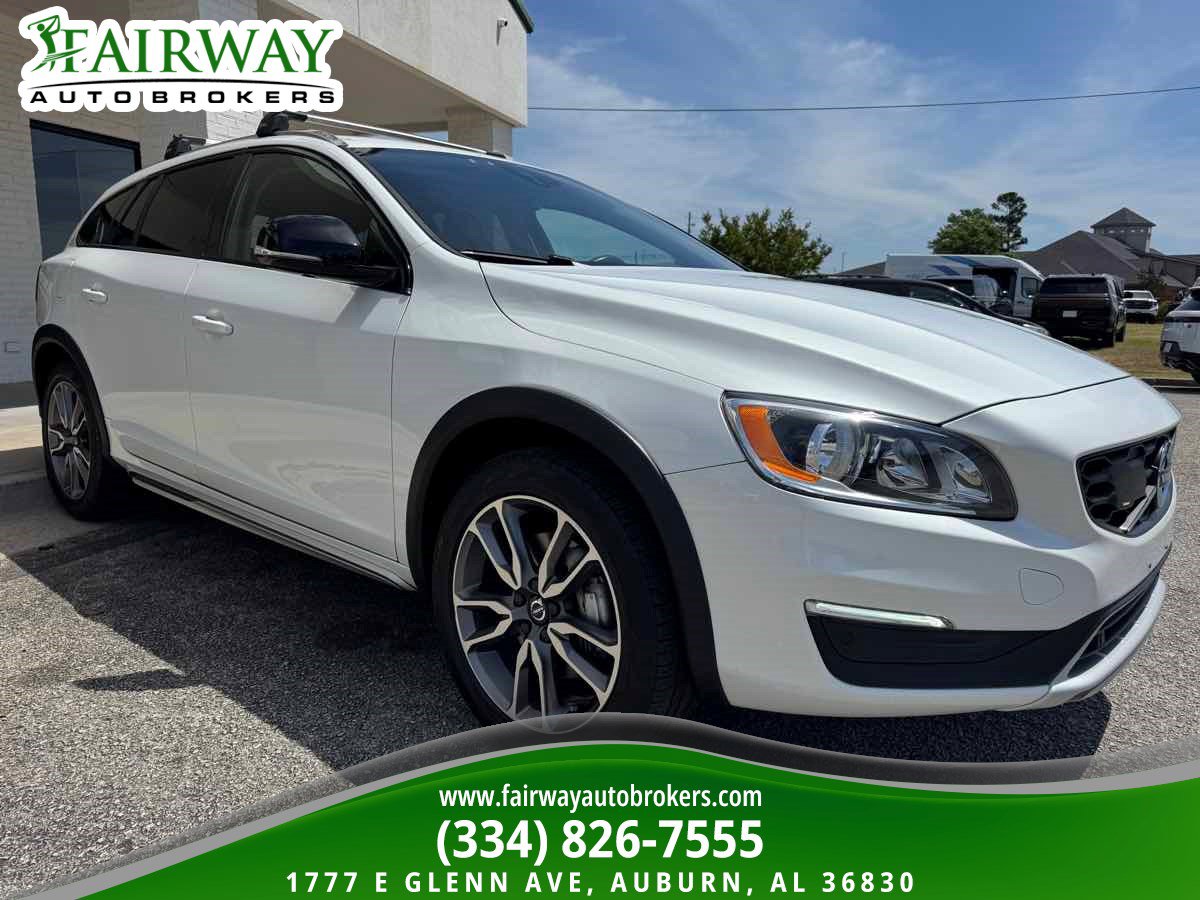 Used 2018 Volvo V60 T5 Cross Country image 4