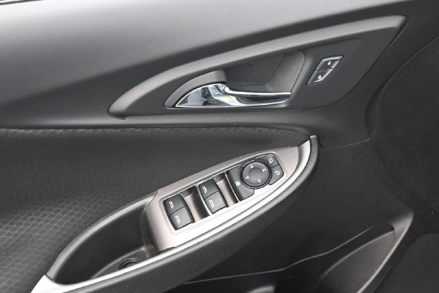 Used 2025 Chevrolet Malibu LT FWD image 12