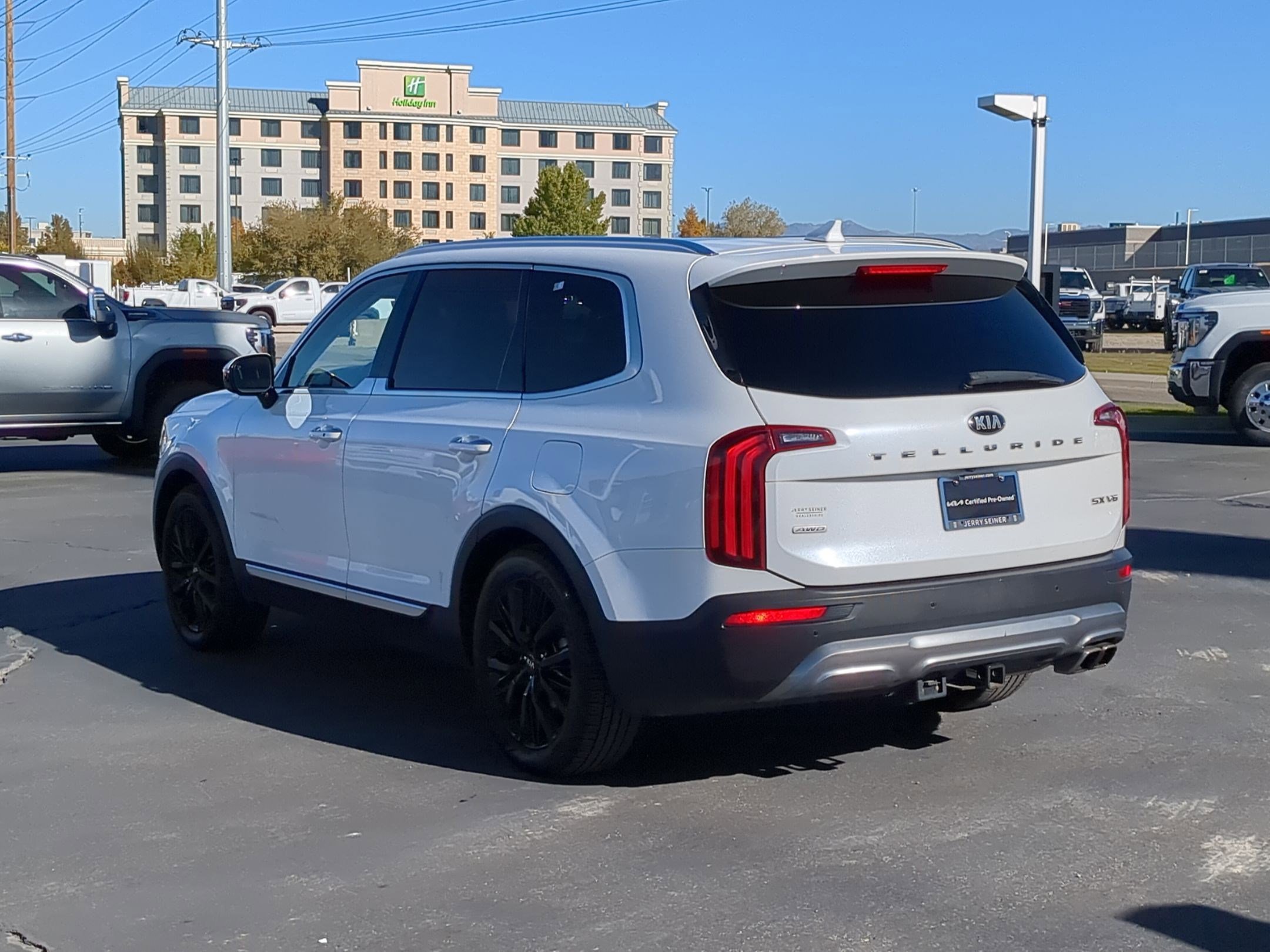 Used 2020 Kia Telluride SX w/ SX Prestige Package image 3