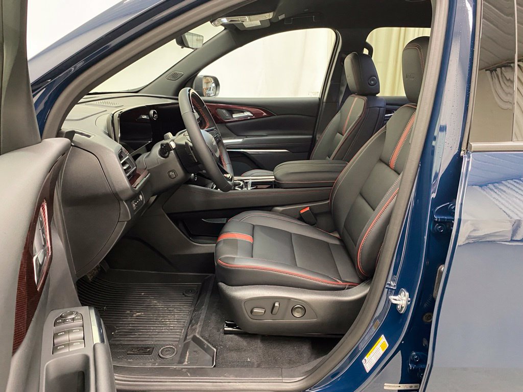 New 2027 Chevrolet Traverse RS w/ LPO, Floor Liner Package AWD/4WD image 14