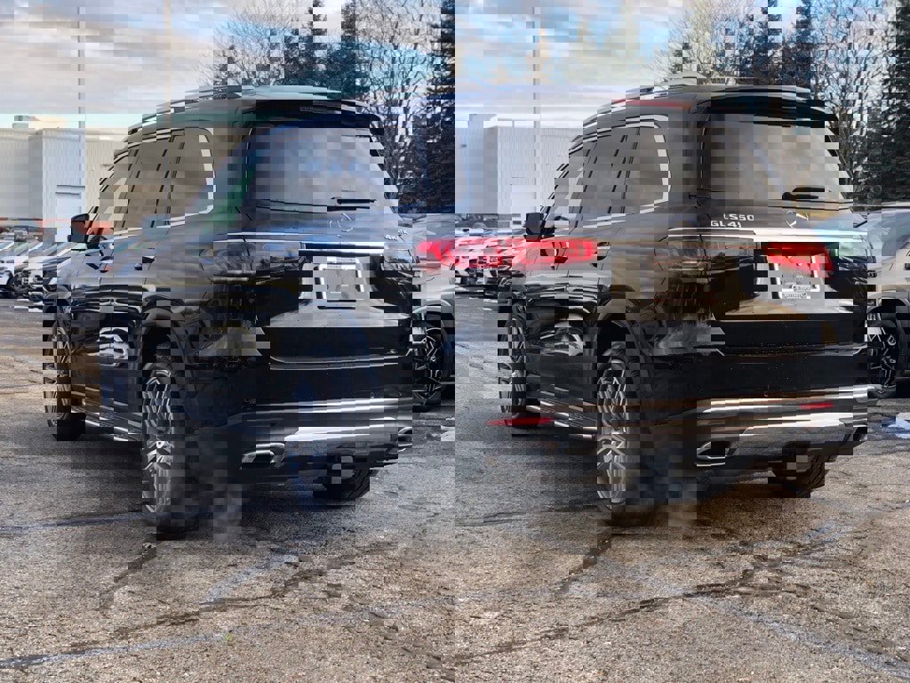 Certified 2022 Mercedes-Benz GLS 450 4MATIC image 4