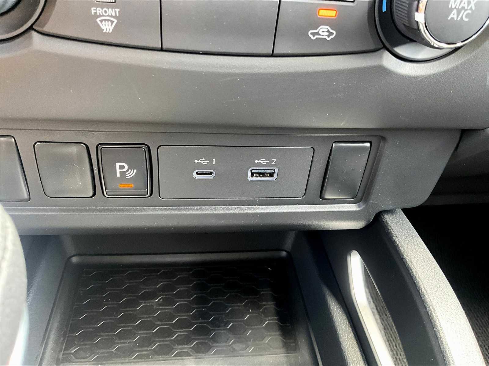 Used 2025 Nissan Frontier SV image 25