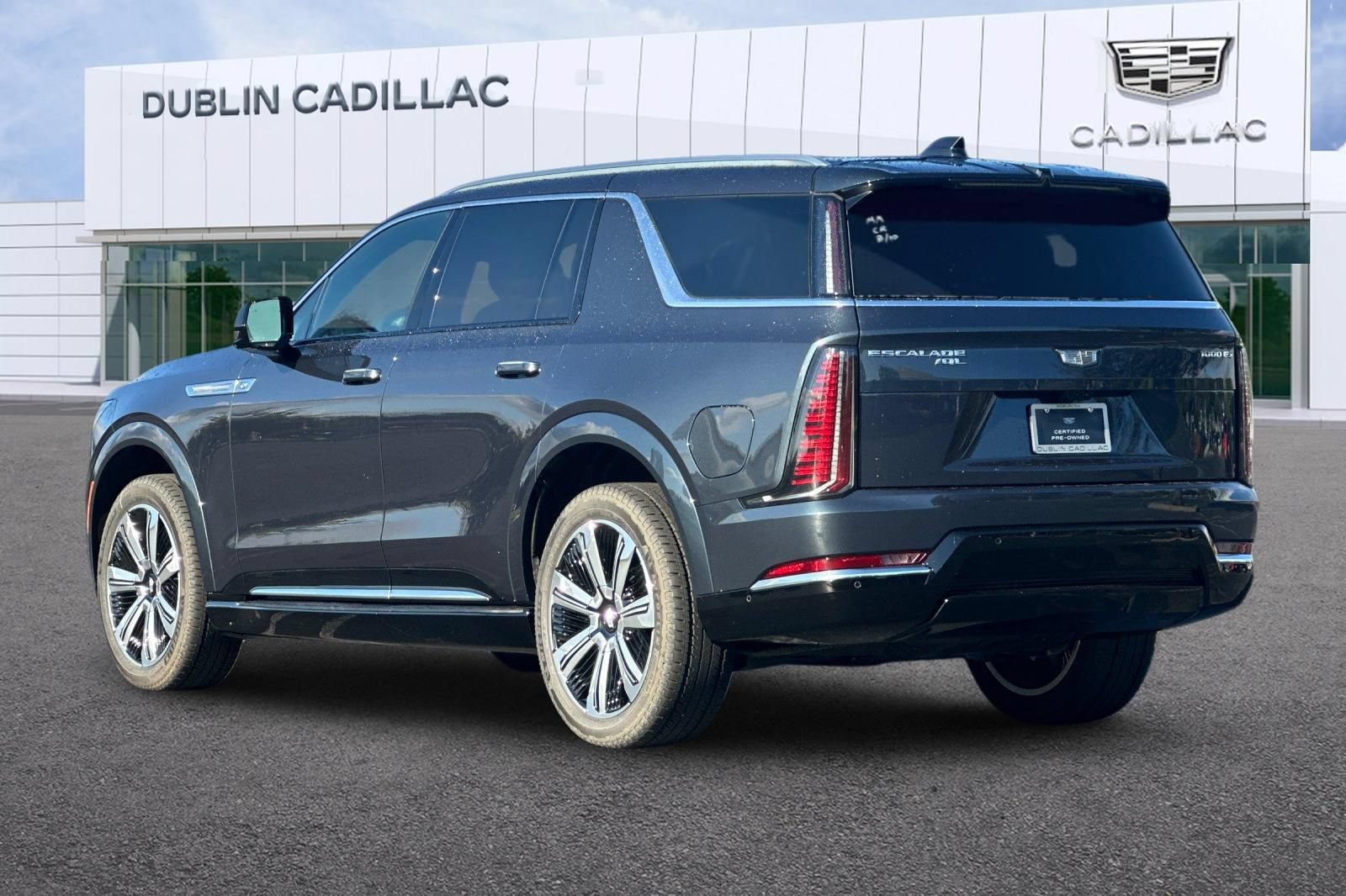 Certified 2026 Cadillac Escalade IQL Luxury AWD/4WD image 6