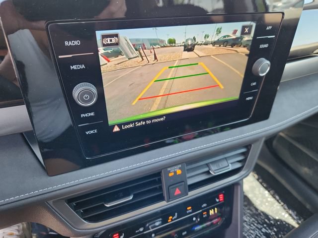New 2026 Volkswagen Taos SE FWD image 15