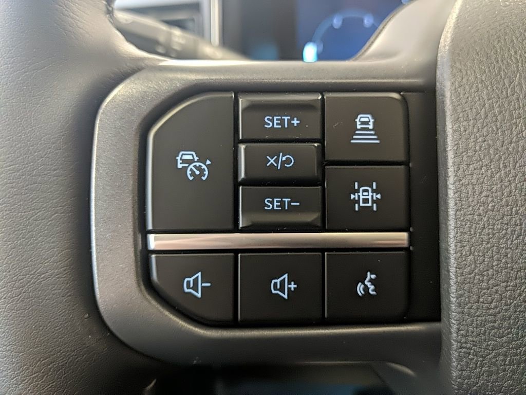 New 2026 Ford F250 Lariat w/ Black Appearance Package image 22