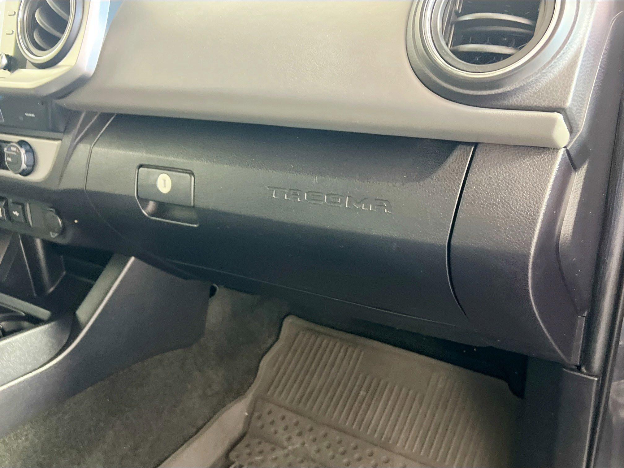 Used 2021 Toyota Tacoma SR5 image 34