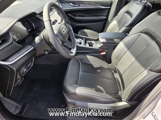 Used 2025 Jeep Grand Cherokee Limited w/ Luxury Tech Group II image 11