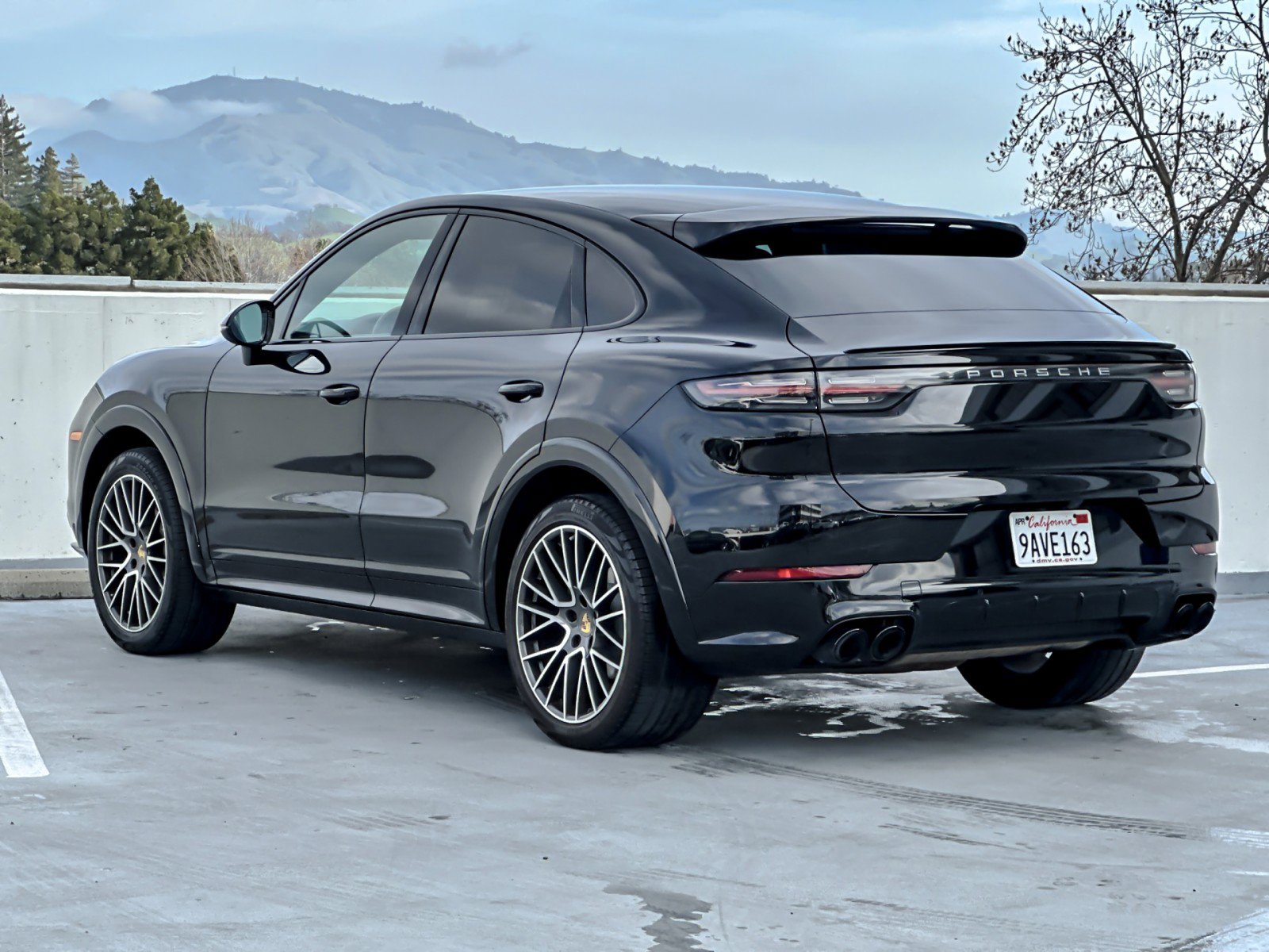 Used 2022 Porsche Cayenne Coupe image 3