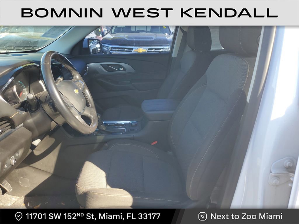 Used 2021 Chevrolet Traverse LT image 25
